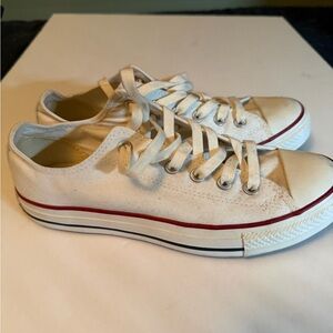 Classic White Converse AllStars, Men’s 6.5, Women’s 8.5